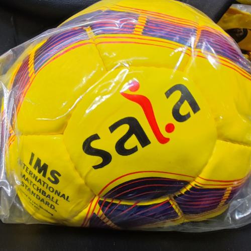 توپ فوتبال طرح uhlsport attach_65983aa689dec